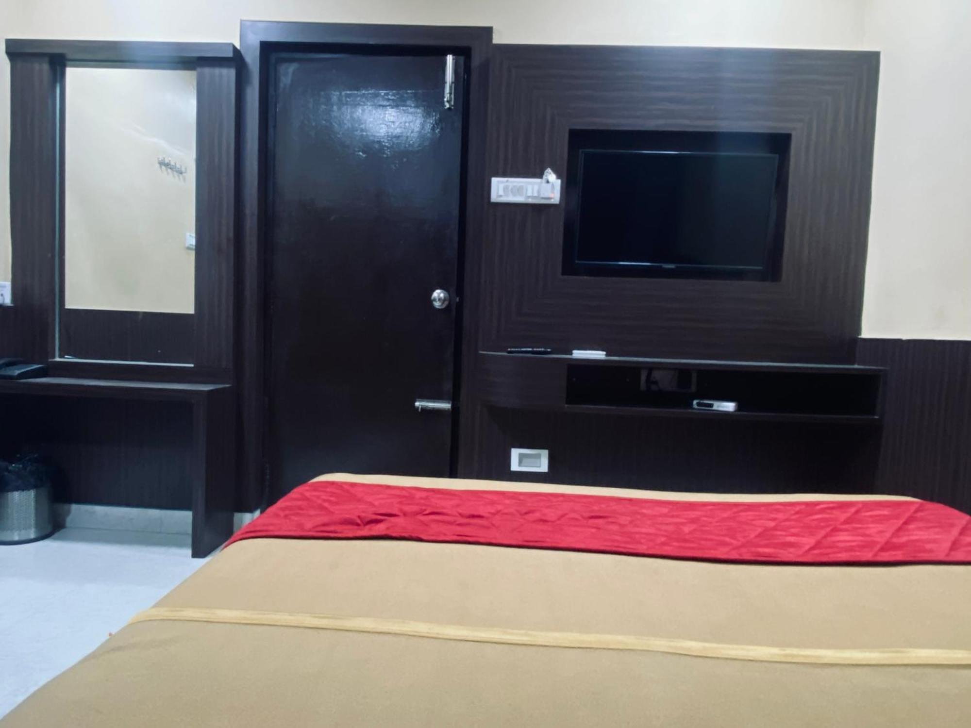 Gsr Residency Otel Kanchipuram Dış mekan fotoğraf